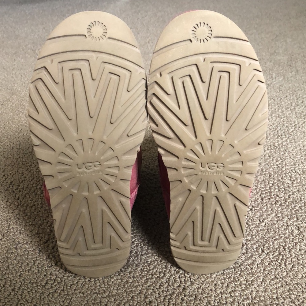 UGG CLASSIC SHORT SHEEPSKIN LEATHER BOOTS RASPBERRY COLOR - Picture 6 of 9